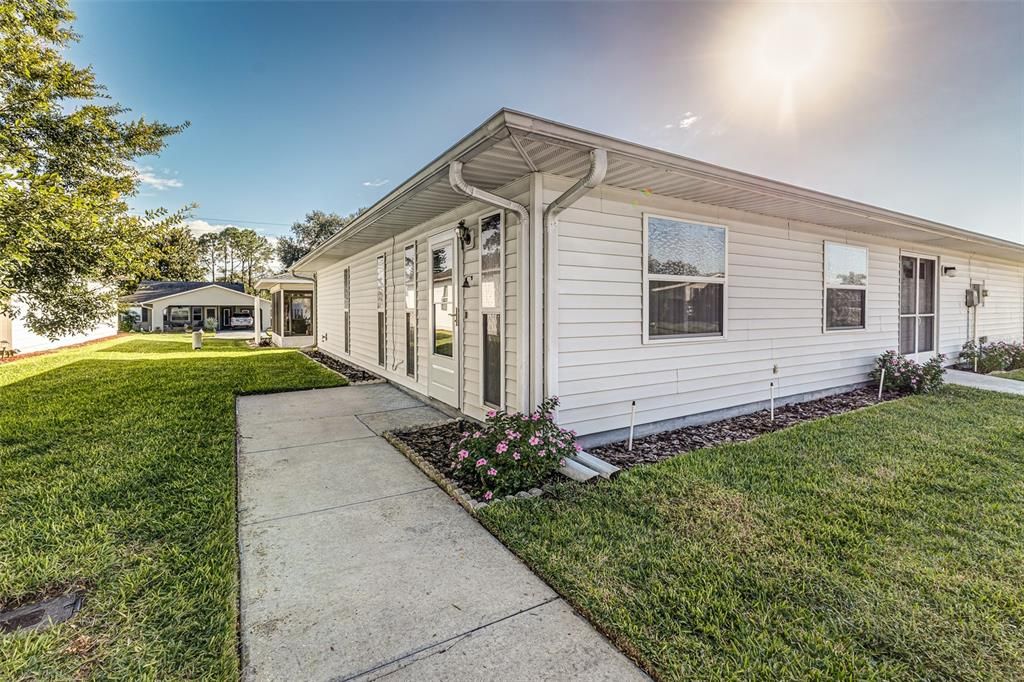 Active With Contract: $234,900 (2 beds, 2 baths, 1452 Square Feet)