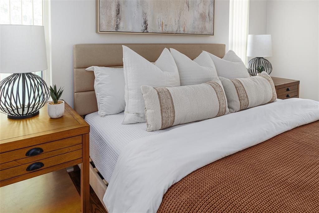 Active With Contract: $234,900 (2 beds, 2 baths, 1452 Square Feet)