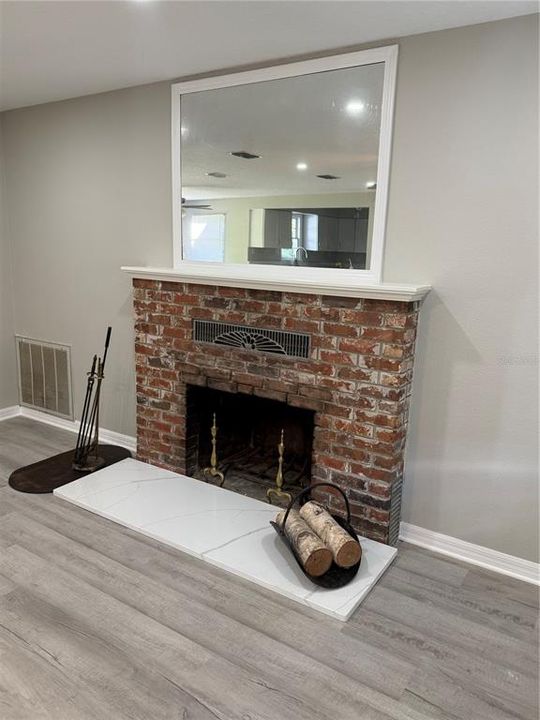 For Rent: $2,800 (4 beds, 2 baths, 1936 Square Feet)