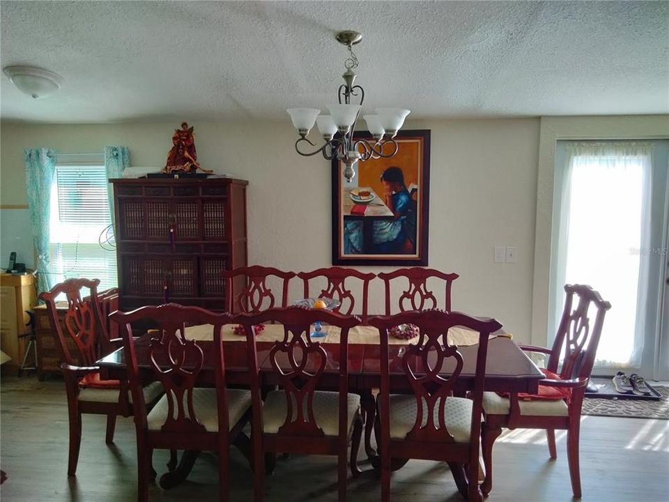 For Sale: $189,500 (3 beds, 2 baths, 2112 Square Feet)