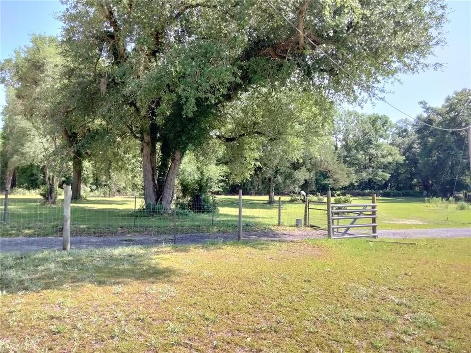 For Sale: $189,500 (3 beds, 2 baths, 2112 Square Feet)