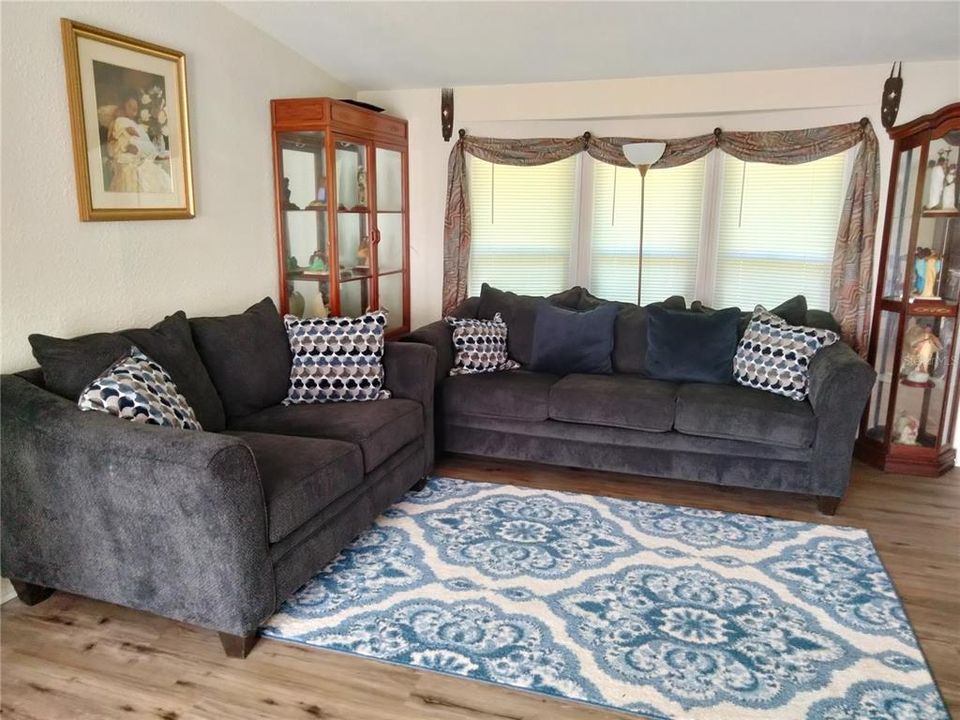 For Sale: $189,500 (3 beds, 2 baths, 2112 Square Feet)