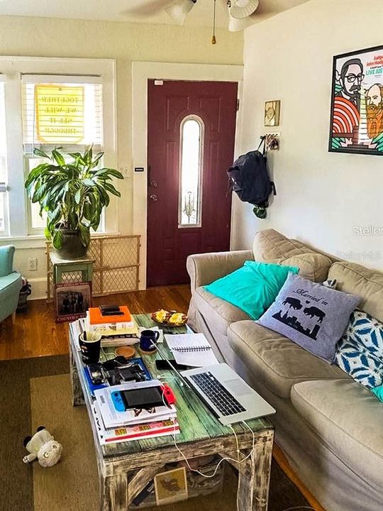 На продажу: $675,000 (2 спален, 1 ванн, 690 Квадратных фут)