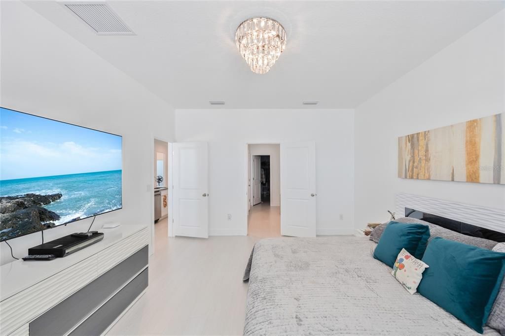 For Sale: $520,000 (3 beds, 2 baths, 2093 Square Feet)