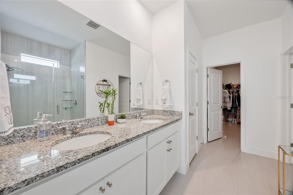 For Sale: $520,000 (3 beds, 2 baths, 2093 Square Feet)