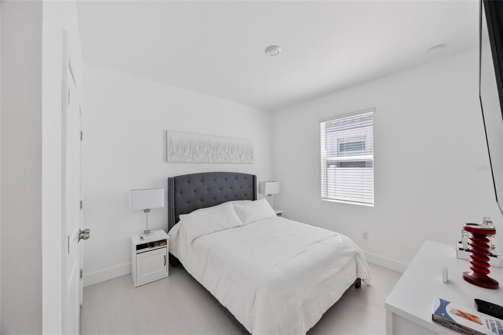 For Sale: $520,000 (3 beds, 2 baths, 2093 Square Feet)