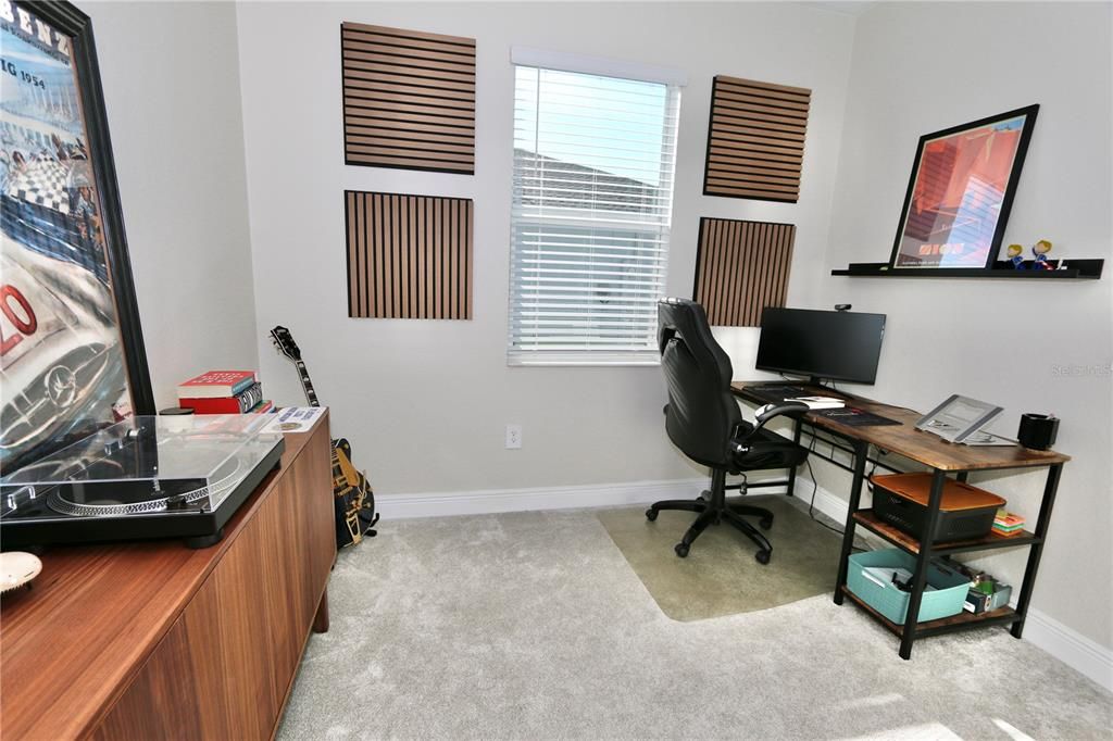 待售: $379,000 (4 贝兹, 3 浴室, 2027 平方英尺)