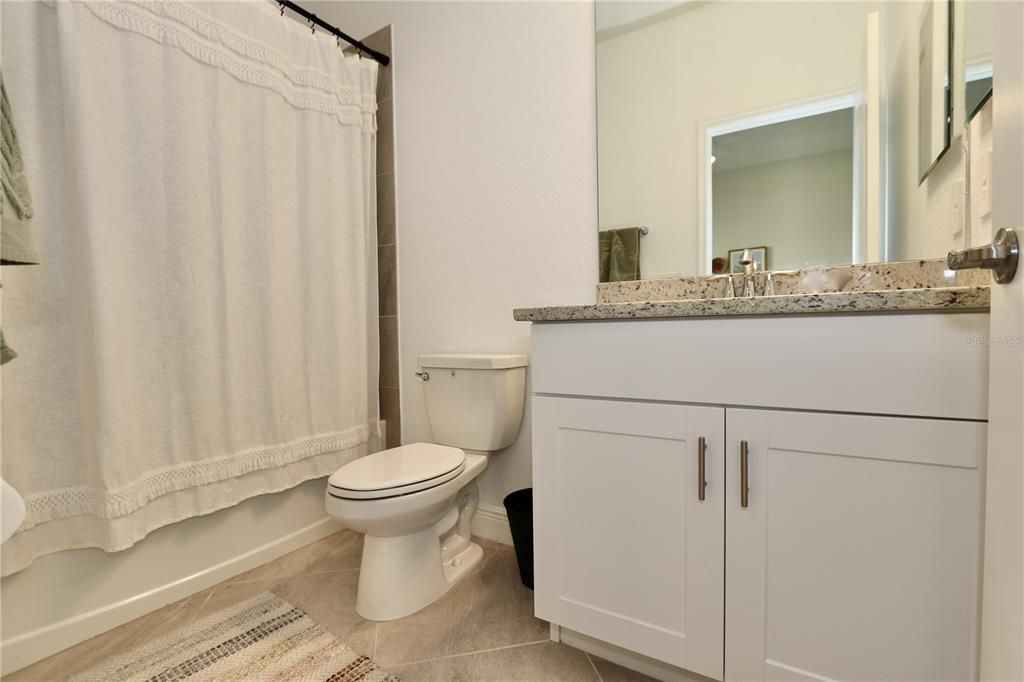 待售: $379,000 (4 贝兹, 3 浴室, 2027 平方英尺)