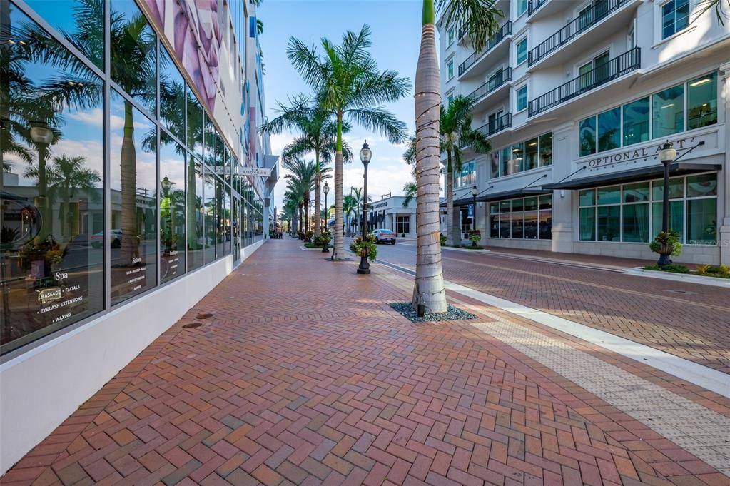 待售: $1,599,000 (2 贝兹, 2 浴室, 1577 平方英尺)