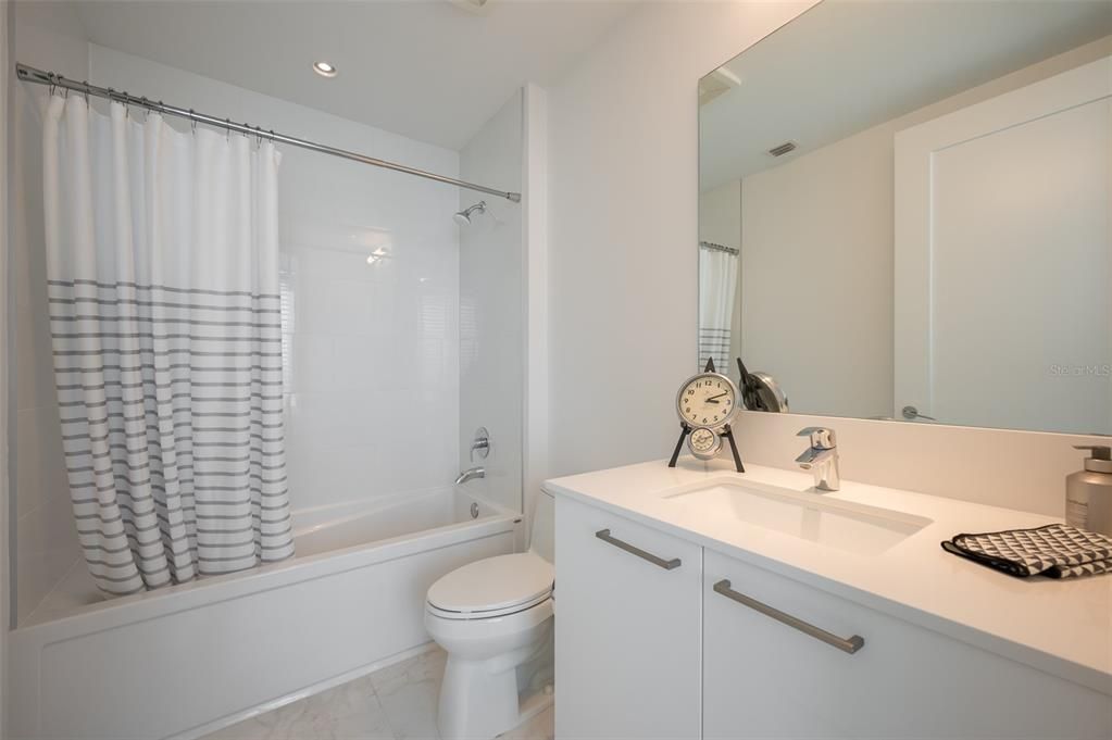 待售: $1,599,000 (2 贝兹, 2 浴室, 1577 平方英尺)