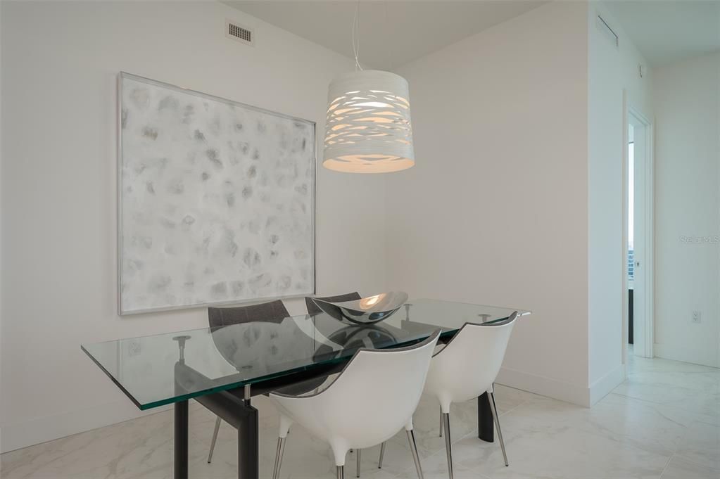 待售: $1,599,000 (2 贝兹, 2 浴室, 1577 平方英尺)