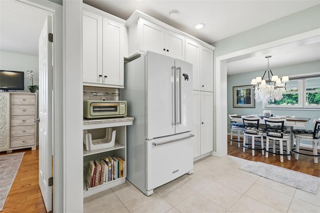 For Sale: $525,000 (3 beds, 2 baths, 1661 Square Feet)