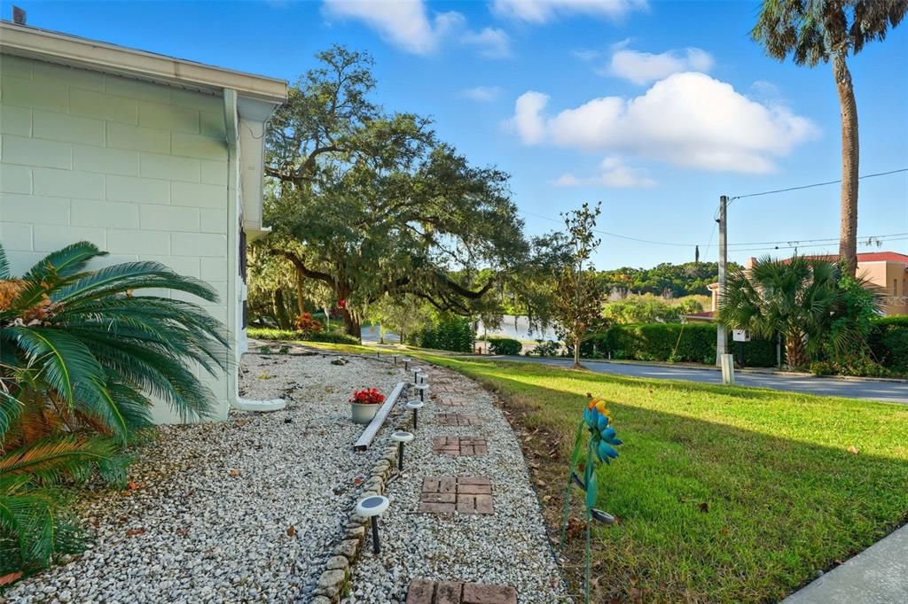 For Sale: $525,000 (3 beds, 2 baths, 1661 Square Feet)