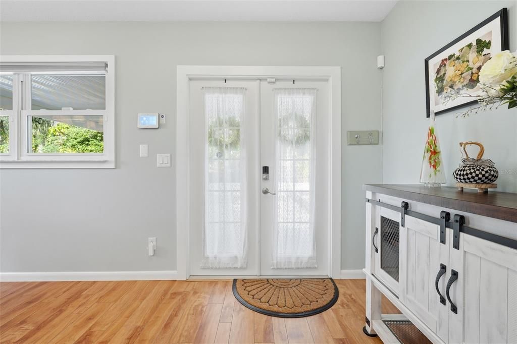 For Sale: $525,000 (3 beds, 2 baths, 1661 Square Feet)