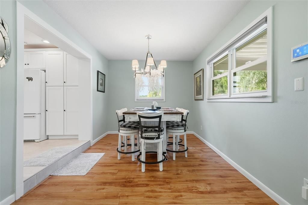 For Sale: $525,000 (3 beds, 2 baths, 1661 Square Feet)