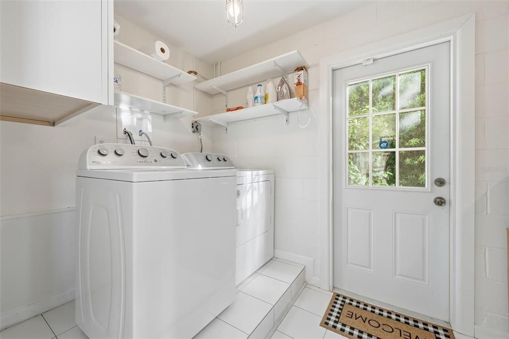 For Sale: $525,000 (3 beds, 2 baths, 1661 Square Feet)