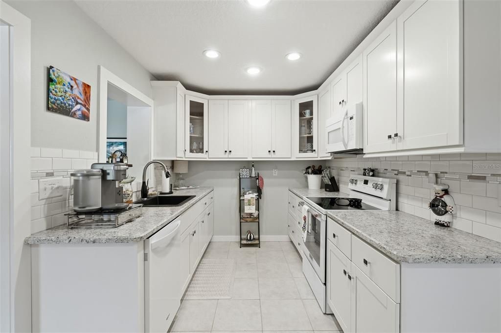 For Sale: $525,000 (3 beds, 2 baths, 1661 Square Feet)