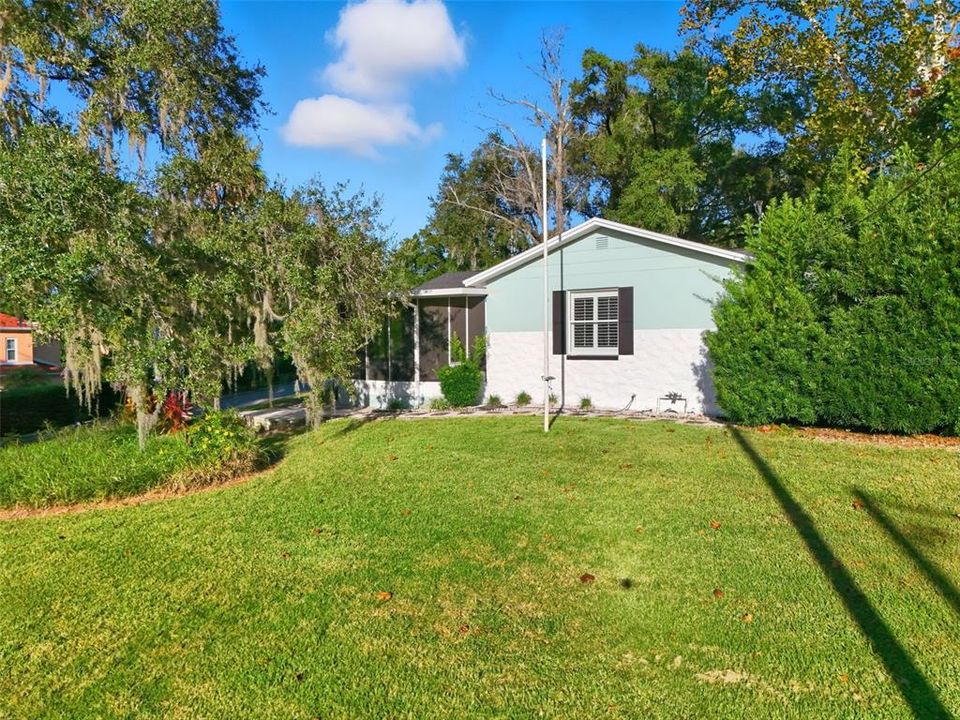 For Sale: $525,000 (3 beds, 2 baths, 1661 Square Feet)