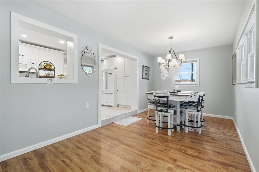 For Sale: $525,000 (3 beds, 2 baths, 1661 Square Feet)