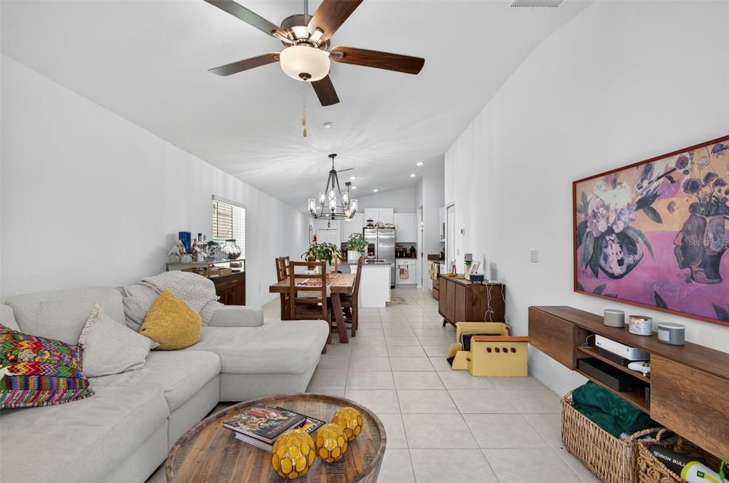 合同活跃: $2,650 (3 贝兹, 2 浴室, 1451 平方英尺)