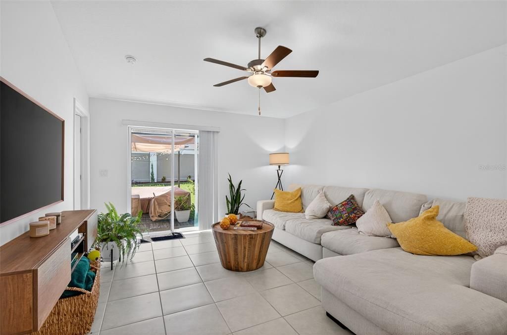 合同活跃: $2,650 (3 贝兹, 2 浴室, 1451 平方英尺)