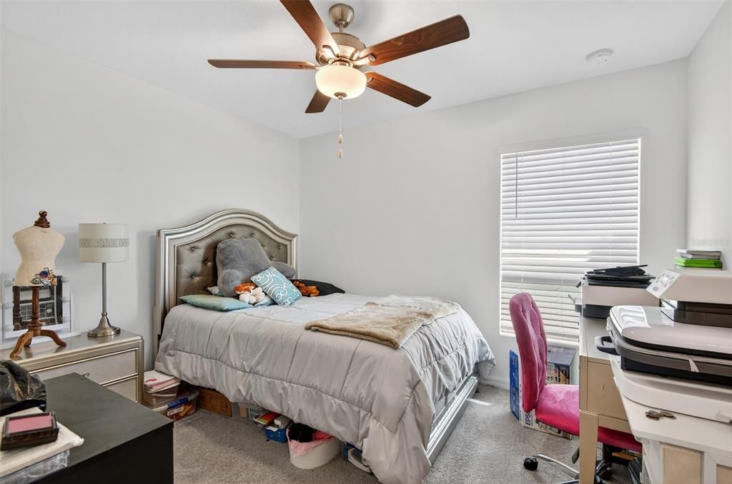 合同活跃: $2,650 (3 贝兹, 2 浴室, 1451 平方英尺)