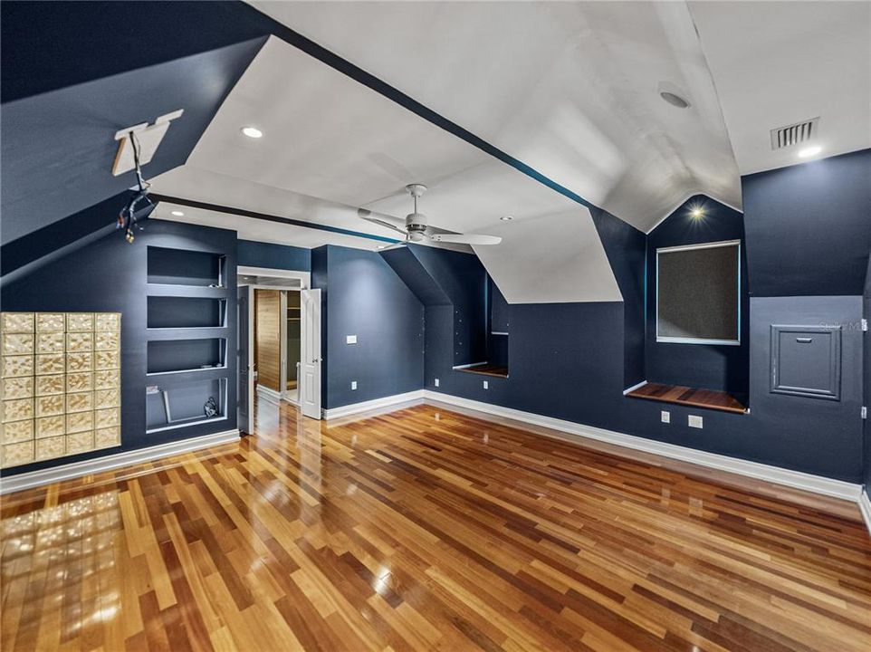 待售: $1,775,000 (4 贝兹, 3 浴室, 4025 平方英尺)