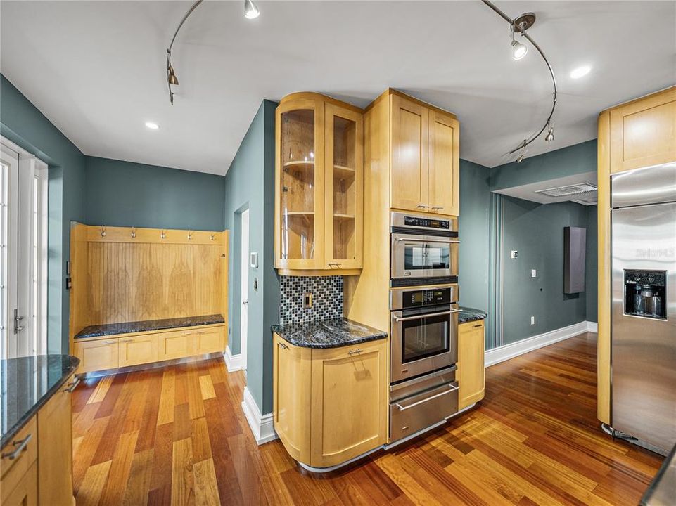 待售: $1,775,000 (4 贝兹, 3 浴室, 4025 平方英尺)