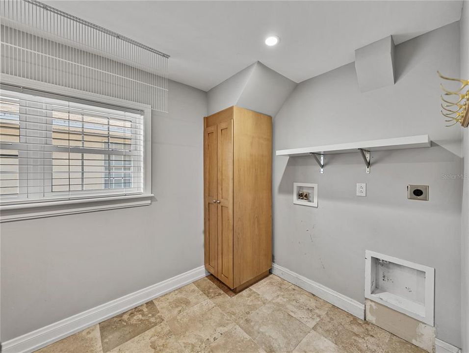 待售: $1,775,000 (4 贝兹, 3 浴室, 4025 平方英尺)