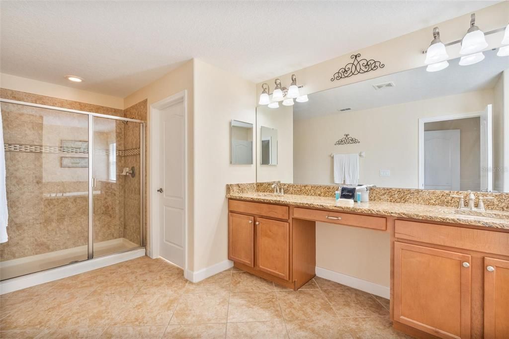 待售: $502,000 (5 贝兹, 5 浴室, 3015 平方英尺)