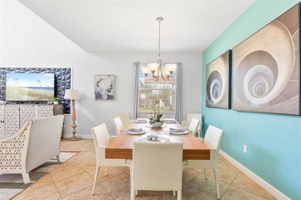 待售: $502,000 (5 贝兹, 5 浴室, 3015 平方英尺)