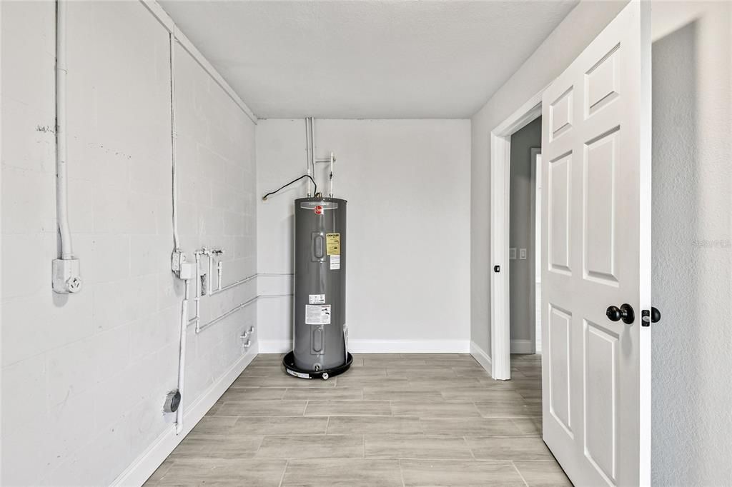 Activo con contrato: $299,996 (4 camas, 2 baños, 1788 Pies cuadrados)