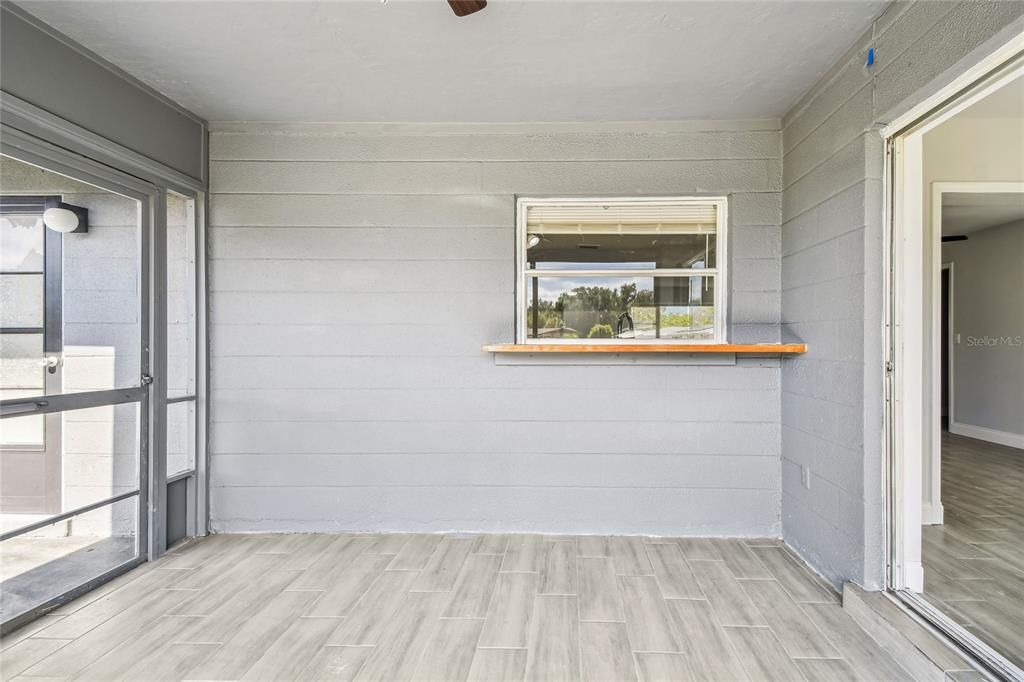 Activo con contrato: $299,996 (4 camas, 2 baños, 1788 Pies cuadrados)