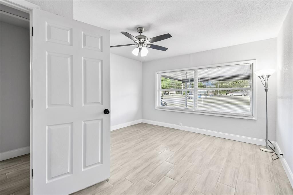 Activo con contrato: $299,996 (4 camas, 2 baños, 1788 Pies cuadrados)