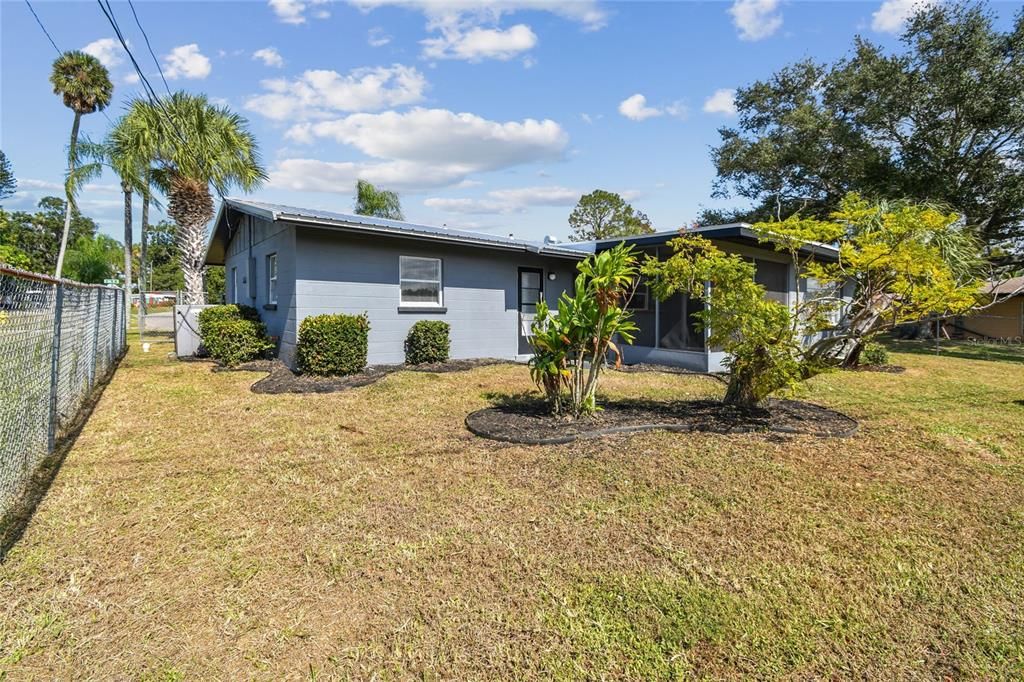 Activo con contrato: $299,996 (4 camas, 2 baños, 1788 Pies cuadrados)