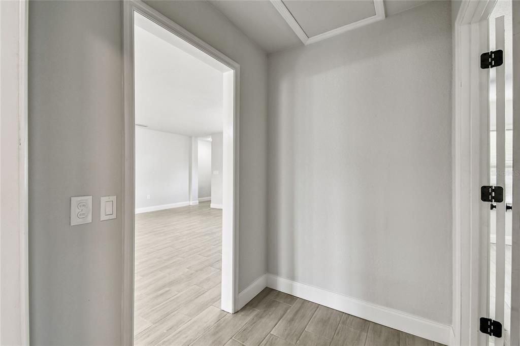 Activo con contrato: $299,996 (4 camas, 2 baños, 1788 Pies cuadrados)