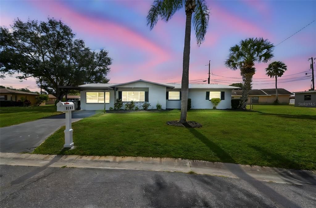 Activo con contrato: $299,996 (4 camas, 2 baños, 1788 Pies cuadrados)