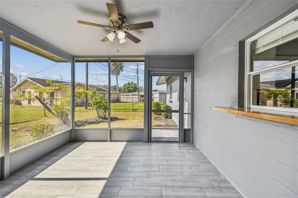 Activo con contrato: $299,996 (4 camas, 2 baños, 1788 Pies cuadrados)