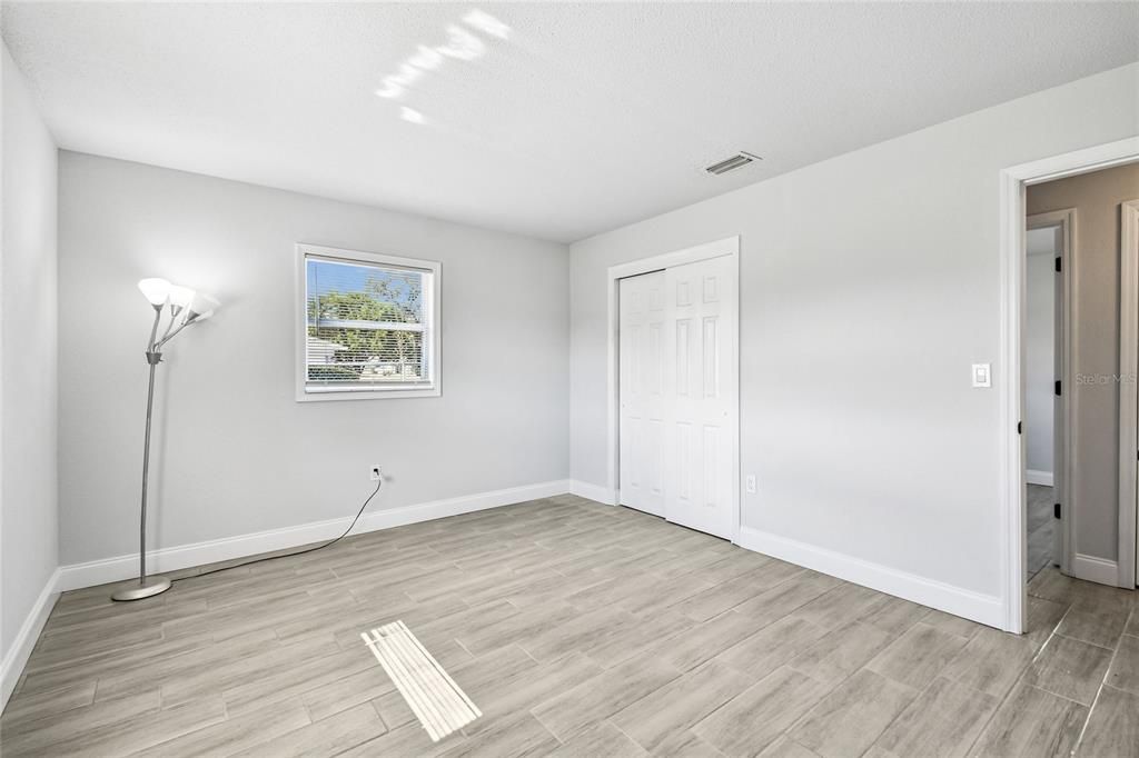 Activo con contrato: $299,996 (4 camas, 2 baños, 1788 Pies cuadrados)