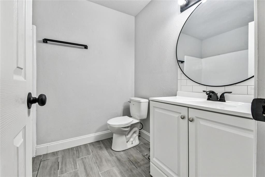 Activo con contrato: $299,996 (4 camas, 2 baños, 1788 Pies cuadrados)