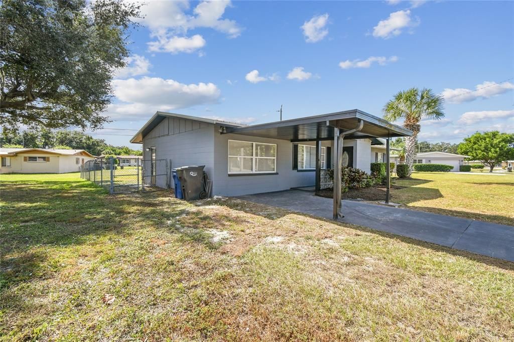 Activo con contrato: $299,996 (4 camas, 2 baños, 1788 Pies cuadrados)