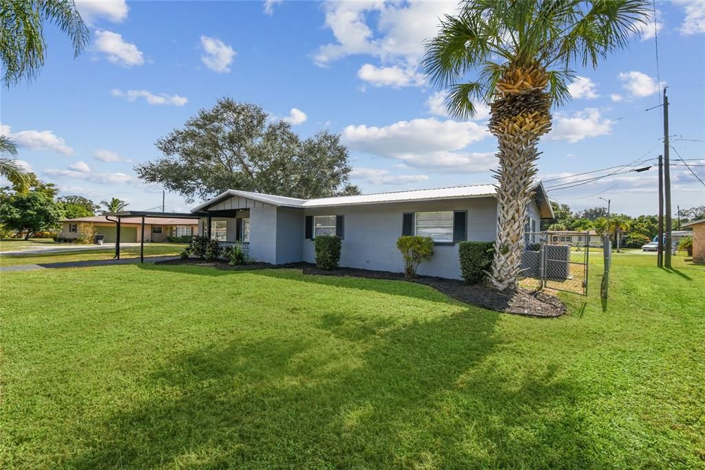 Activo con contrato: $299,996 (4 camas, 2 baños, 1788 Pies cuadrados)