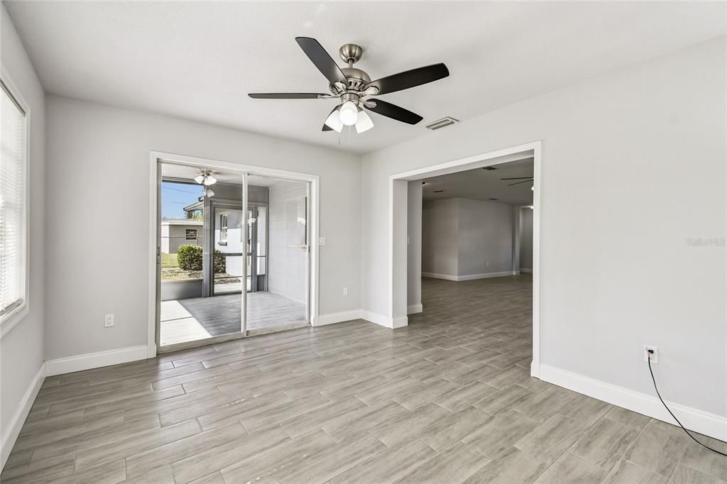 Activo con contrato: $299,996 (4 camas, 2 baños, 1788 Pies cuadrados)