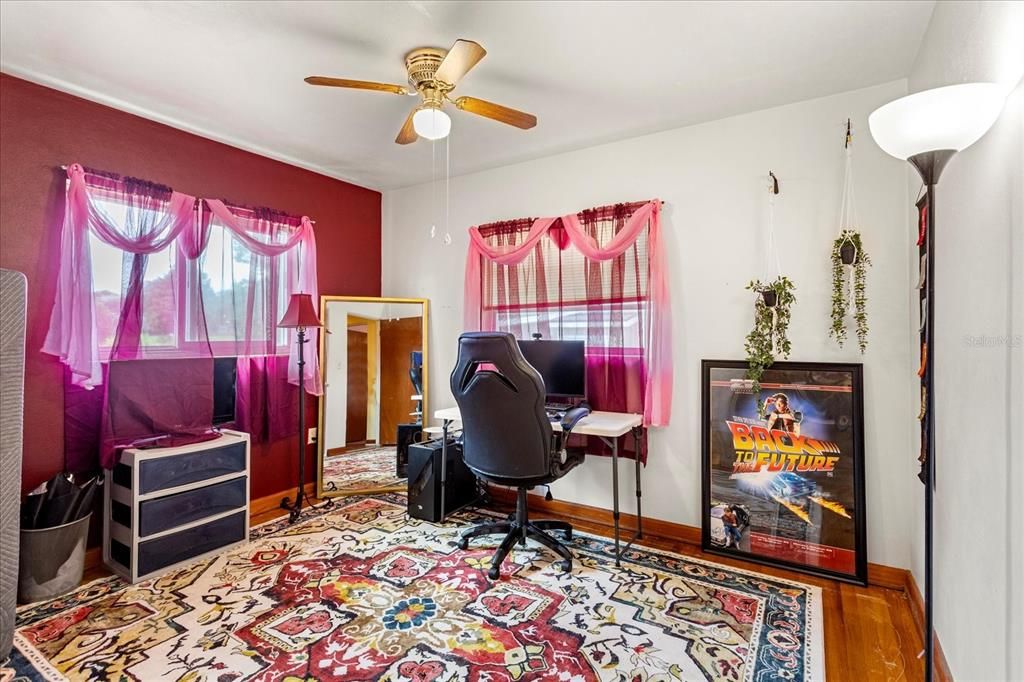 待售: $275,000 (2 贝兹, 2 浴室, 1200 平方英尺)