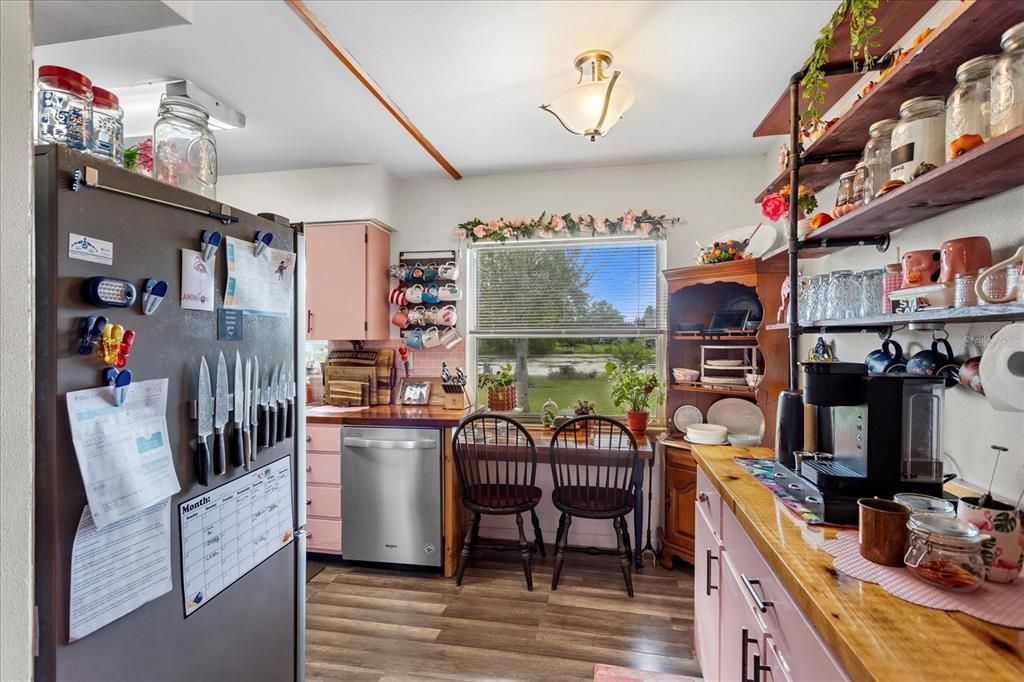 待售: $275,000 (2 贝兹, 2 浴室, 1200 平方英尺)