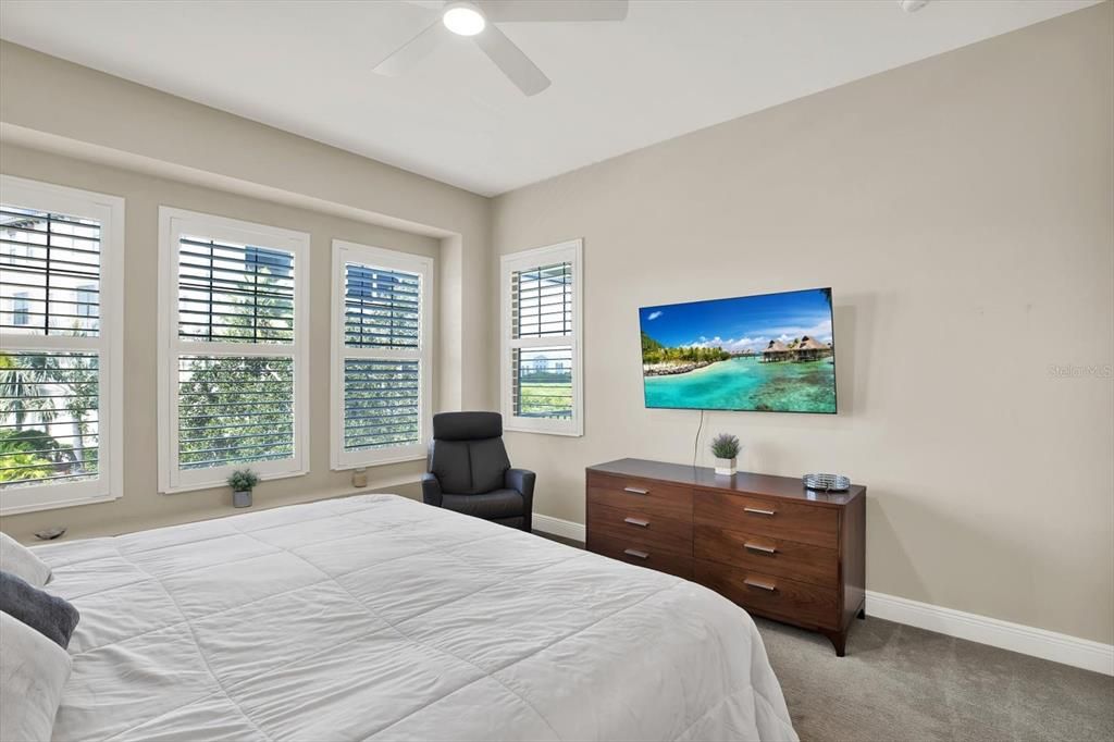 For Sale: $745,000 (2 beds, 2 baths, 1990 Square Feet)