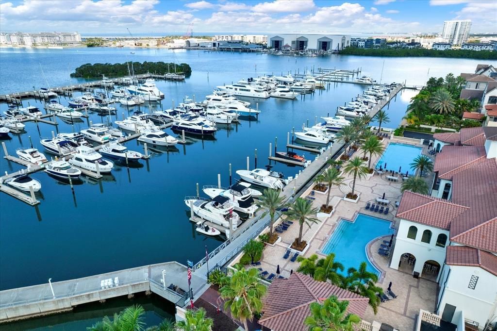 For Sale: $745,000 (2 beds, 2 baths, 1990 Square Feet)