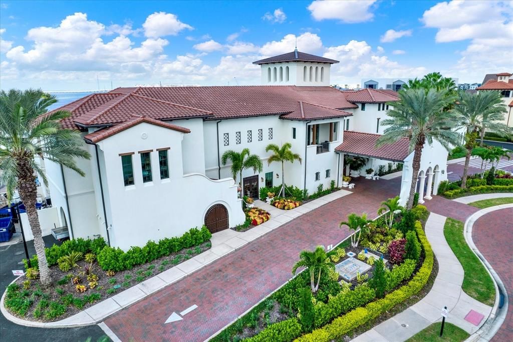 For Sale: $745,000 (2 beds, 2 baths, 1990 Square Feet)