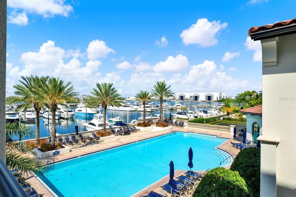 For Sale: $745,000 (2 beds, 2 baths, 1990 Square Feet)