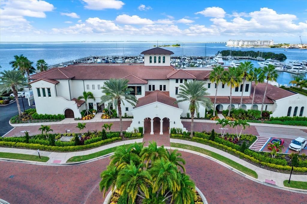 For Sale: $745,000 (2 beds, 2 baths, 1990 Square Feet)